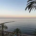 Beachfront Апартаменты
